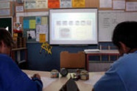 Students sketching.